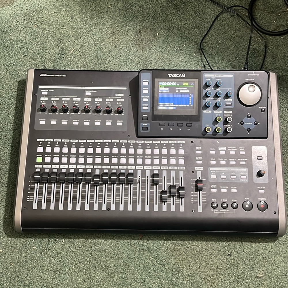 Tascam 24 portastudio with all tracks except 13/14 and 15/16 need new sliders